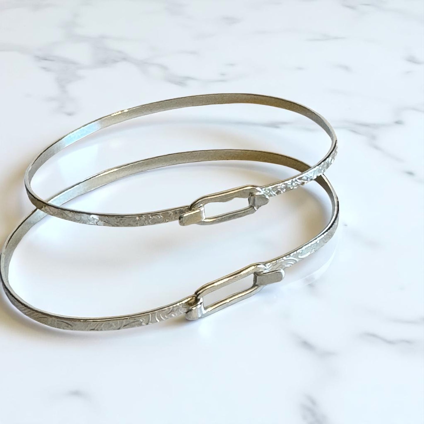 The Hammered Buckle Imprinted Bracelet