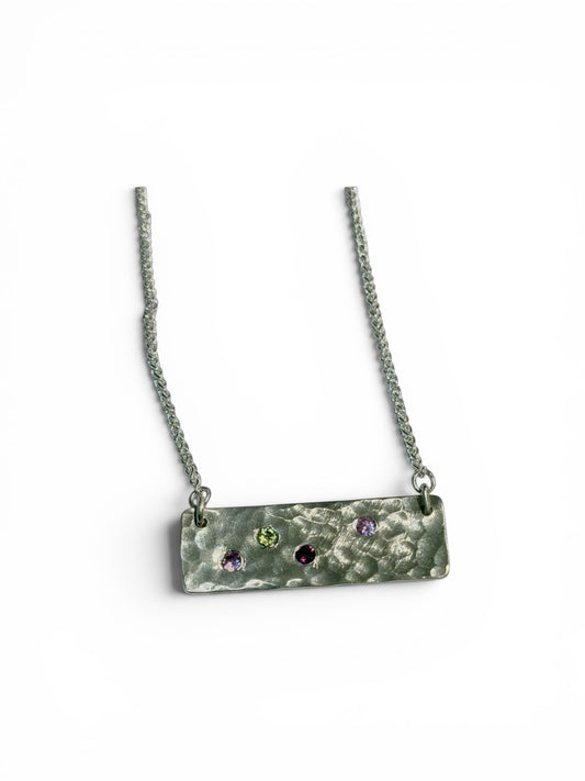 Brilliant Hammered Gem Bar Necklace￼